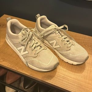 Women’s New Balance 009
